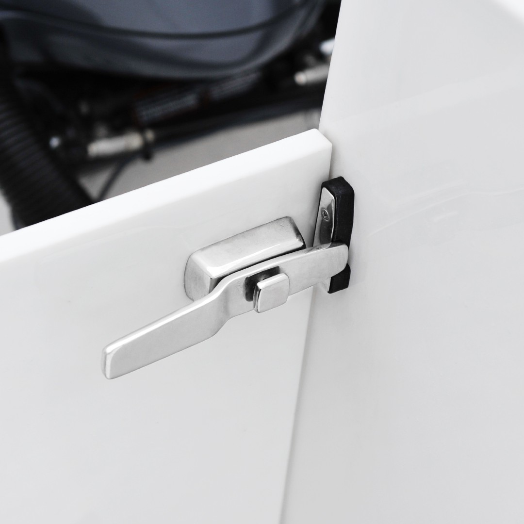 0107366-Button-Release-Latch-in-use.jpg