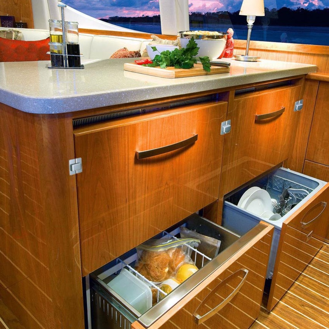 0511976-Swivel-Cabinet-Latch-In-Use-2.jpg
